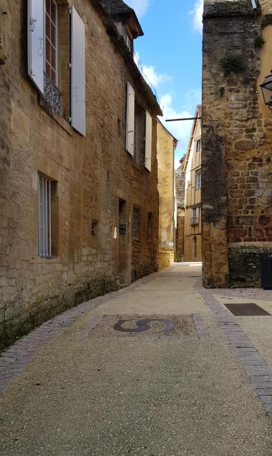 Les Chambres Du "Coup De Coeur De Sarlat" Luaran gambar